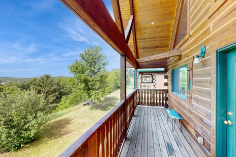 Steps to Three Bears Resort! Outdoorsy Escape House in Warrens