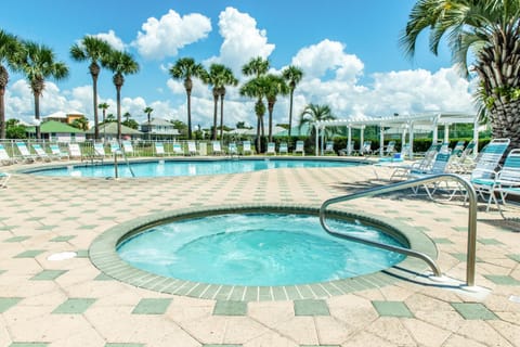 Casa by the C- by Holiday Isle Properties House in Miramar Beach