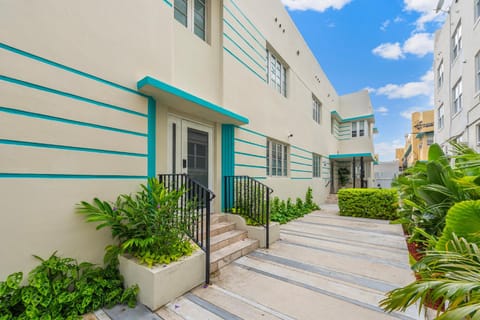 Property building, Day, Neighbourhood, Street view