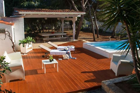 Garden, Swimming pool