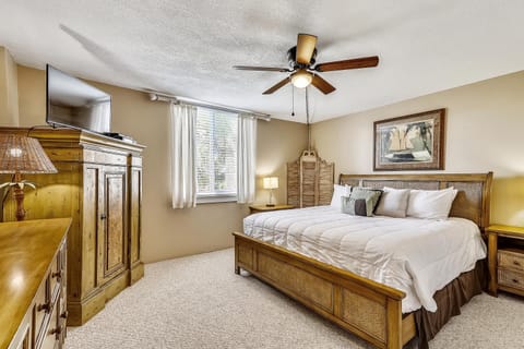 Dolphin Point 202A- by Holiday Isle Properties Apartment in Destin