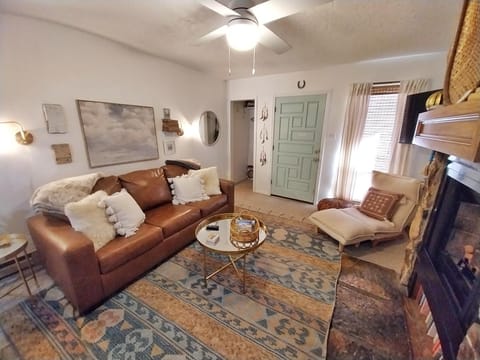 Valley Condo 108 - Skye Retreat - Creekside - Pet Friendly - WiFi - Hot Tub - Fireplace - Washer - Dryer - Playground House in Red River