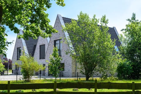 Property building, Property building