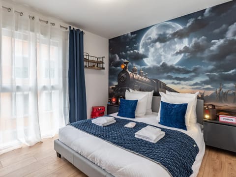 Photo of the whole room, Decorative detail, Bedroom