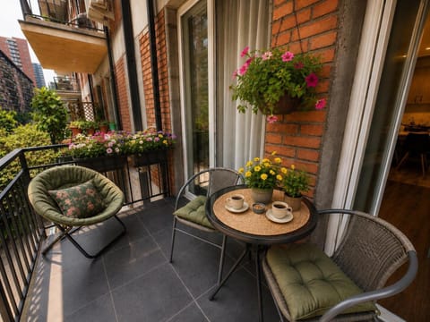Day, Coffee/tea facilities, View (from property/room), Balcony/Terrace, Living room, Seating area, Dining area
