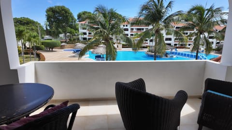 Balcony/Terrace, Pool view, Swimming pool