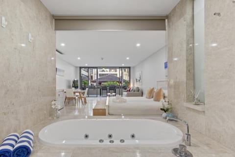 Bathroom, Bath, towels