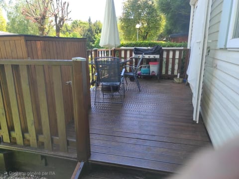 Mobil home agreable et fonctionnel Campground/ 
RV Resort in Besse-et-Saint-Anastaise