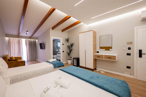 Photo of the whole room, Bedroom
