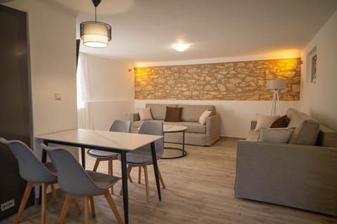 Living room, Seating area, Dining area