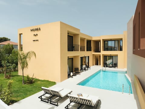 Day, Pool view, Swimming pool, sunbed