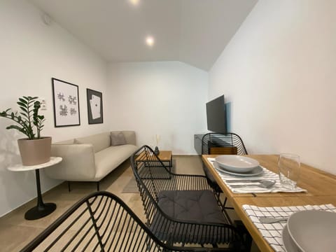 Communal lounge/ TV room, TV and multimedia, Living room