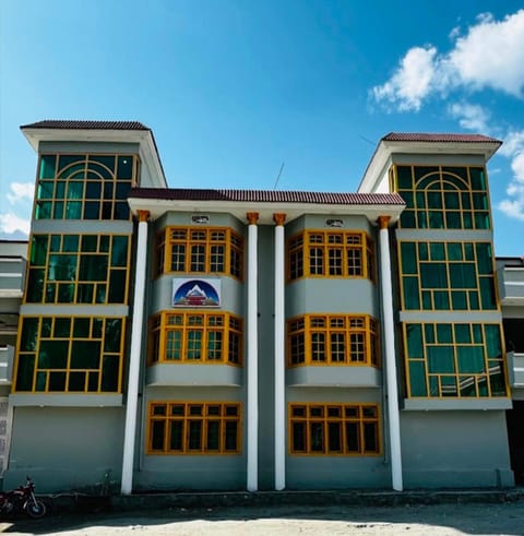 Property building, Facade/entrance, Day