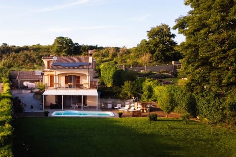 Property building, Natural landscape, Garden, Garden view, Pool view, Swimming pool, Parking, internet, sunbed