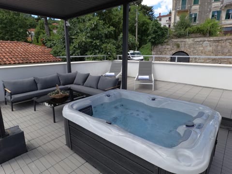 Hot Tub, Hot Tub, Balcony/Terrace, Sea view