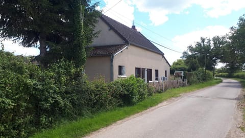 Les Granges House in Bourgogne-Franche-Comté