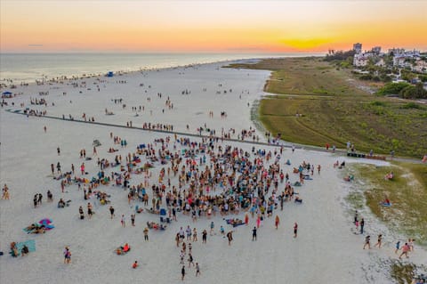 Beach Terrace on Siesta Apartment in Siesta Beach