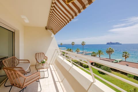 Day, View (from property/room), Balcony/Terrace, Seating area, Beach, Sea view