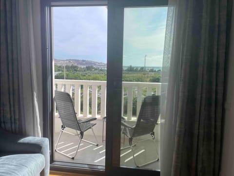 Natural landscape, View (from property/room), Balcony/Terrace, Balcony/Terrace, Seating area, Mountain view