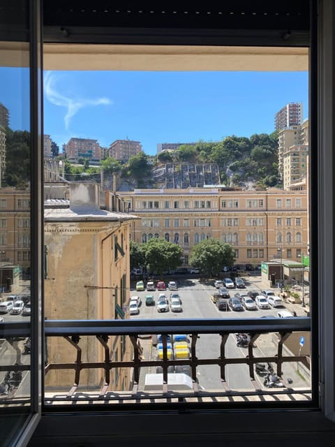 Neighbourhood, Balcony/Terrace, Street view