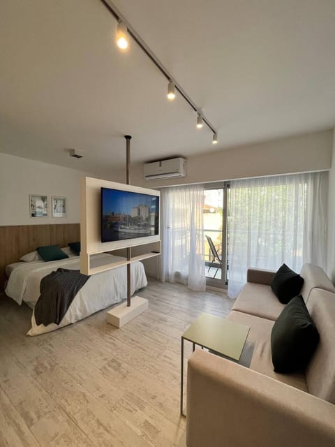 TV and multimedia, Living room, Photo of the whole room, Seating area, air conditioner
