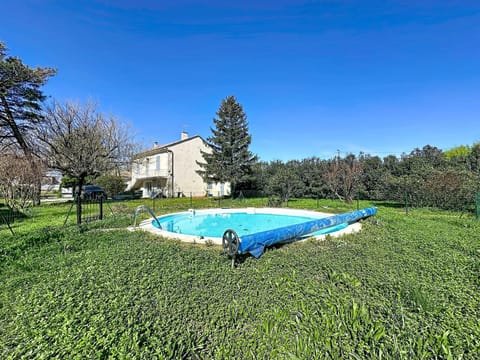 Property building, Garden, Garden view, Pool view, Swimming pool