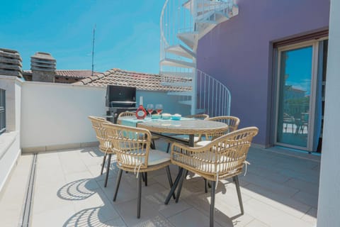 Day, View (from property/room), Balcony/Terrace, Dining area