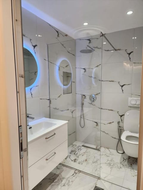 Shower, Toilet, Bathroom