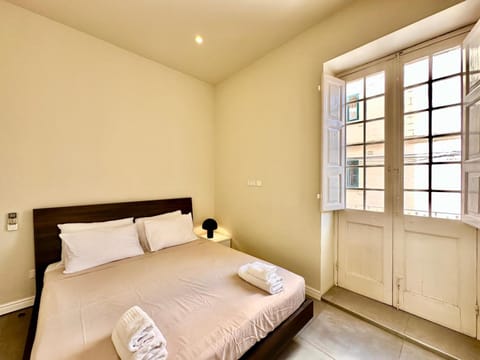 Charming flat off the sea front Apartment in Sliema