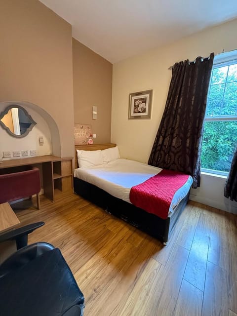 Crescent Hotel Hotel in Reading