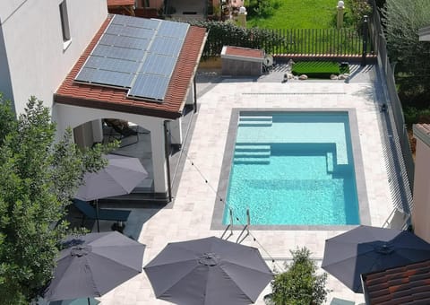 Property building, Garden, Pool view, Swimming pool