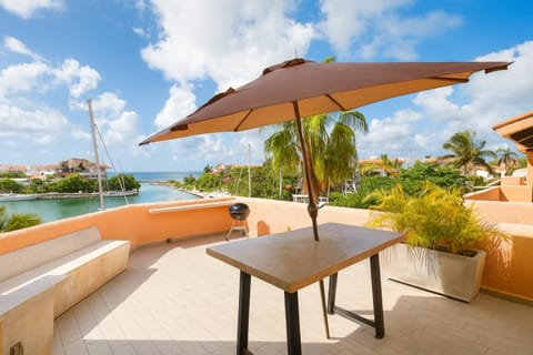 Patio, Day, Natural landscape, View (from property/room), Balcony/Terrace, River view, Sea view