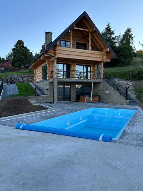 Property building, Day, Pool view, Swimming pool