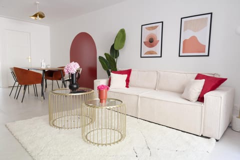 Communal lounge/ TV room, Living room, Seating area