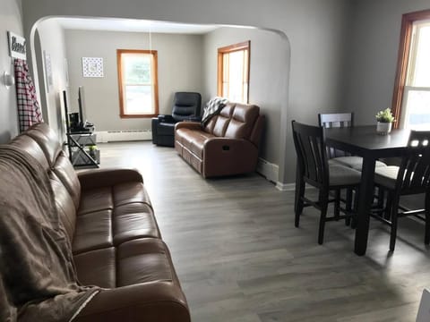 3BR 1BA North End Walk to the Hospital House in Zanesville