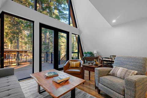 New! The McCall A Frame - Walk to restaurants and lake - Office - Library - Games House in McCall