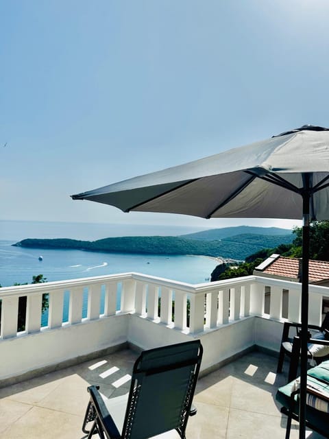 Patio, Natural landscape, View (from property/room), Balcony/Terrace, Sea view, Sunset, sunbed