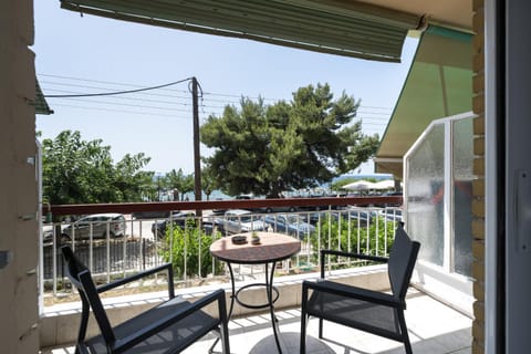 Beachfront Oasis by Luxlikehome House in Halkidiki