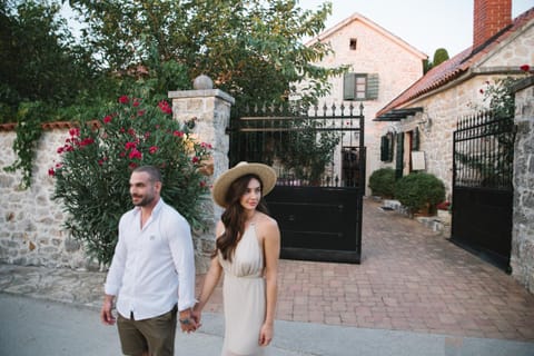 Property building, Facade/entrance, Day, People