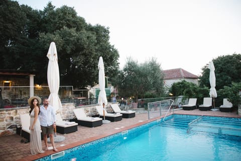 Pool view, Swimming pool, sunbed
