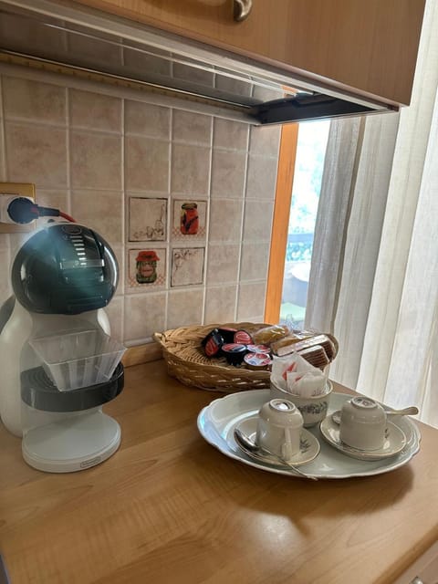 Coffee/tea facilities, Kitchen or kitchenette