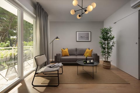 Balcony/Terrace, Living room, Seating area, Garden view, Sea view, Quiet street view, Inner courtyard view