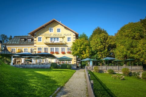 Facade/entrance, Garden