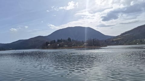 Day, Natural landscape, Lake view, Mountain view, River view
