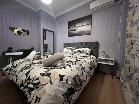 Bed, Bedroom, air conditioner