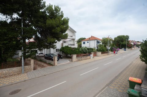 Property building, Neighbourhood, Street view