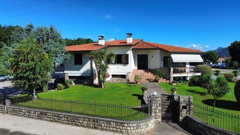 Property building, Facade/entrance, Off site