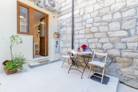 Day, Balcony/Terrace, Seating area