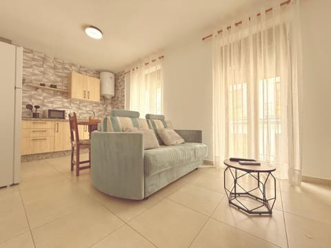 Kitchen or kitchenette, Living room, Seating area