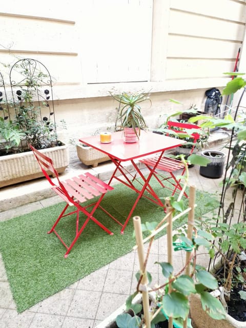 Patio, Seating area